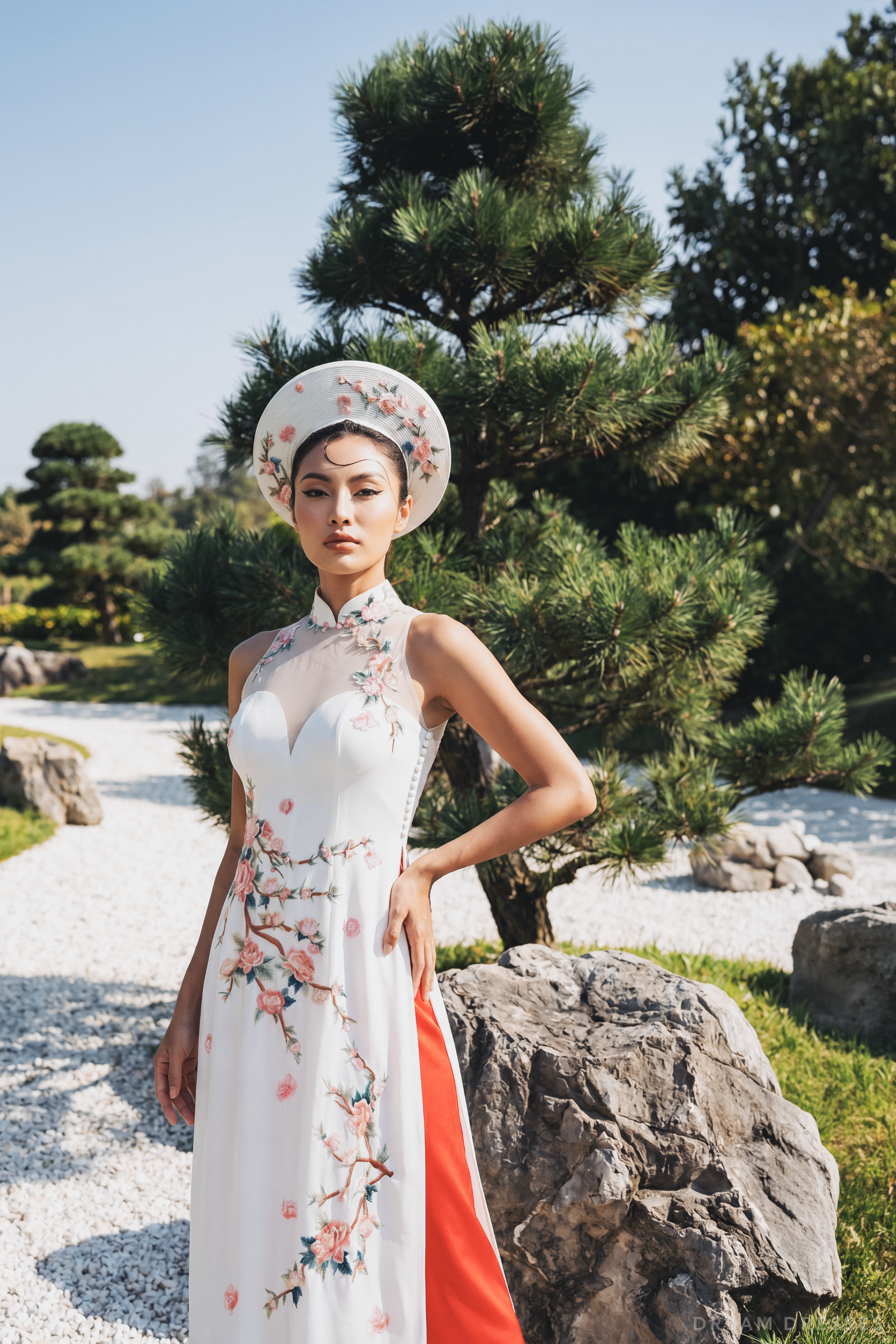 Cheongsam-Inspired Ao Dai | Ivory Silk Ao Dai with Embroidery (#YUE)