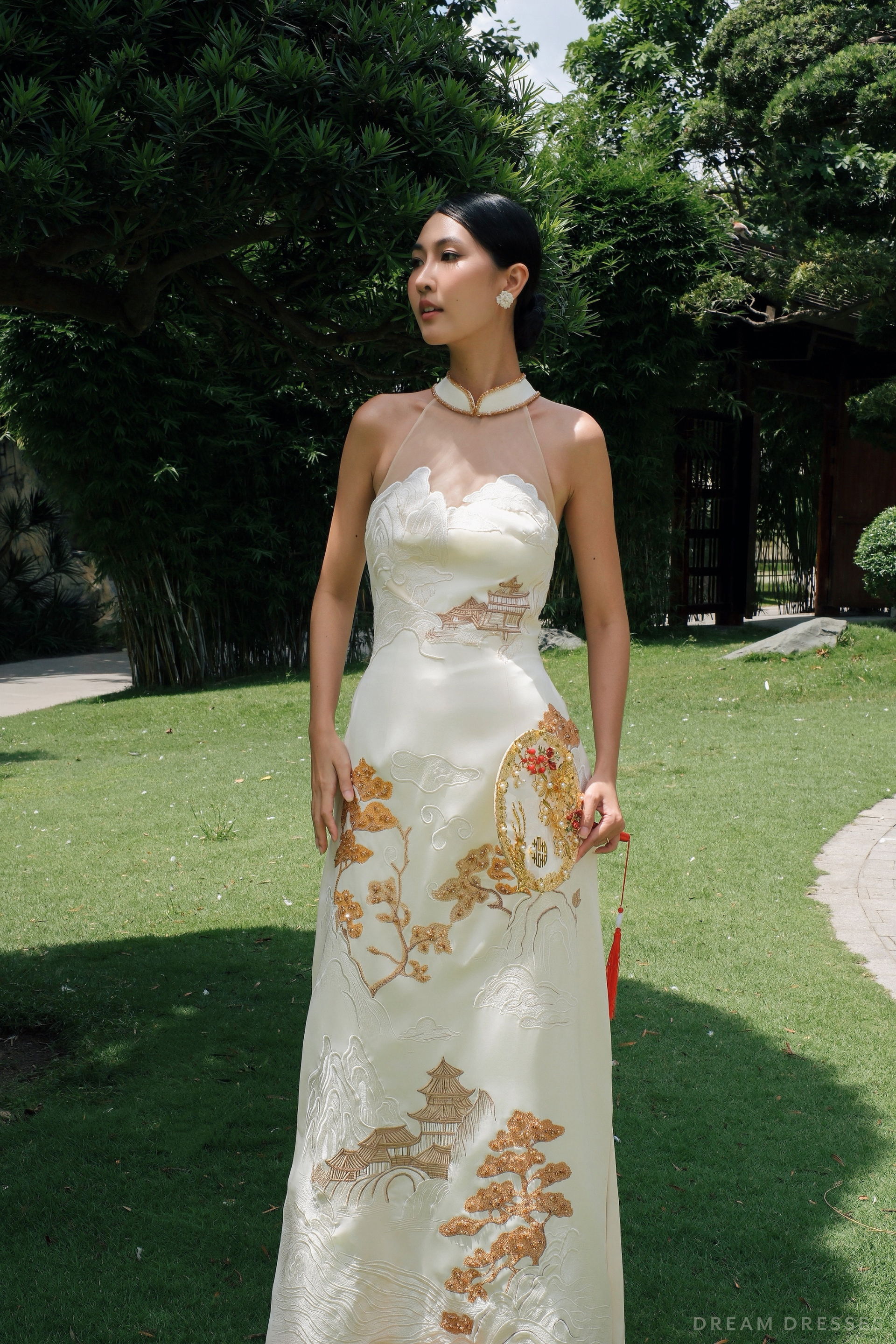 White Bridal Embroidery Ao Dai | Modern Vietnamese Bridal Dress (#YULAN) - Dream Dresses by P.M.N.