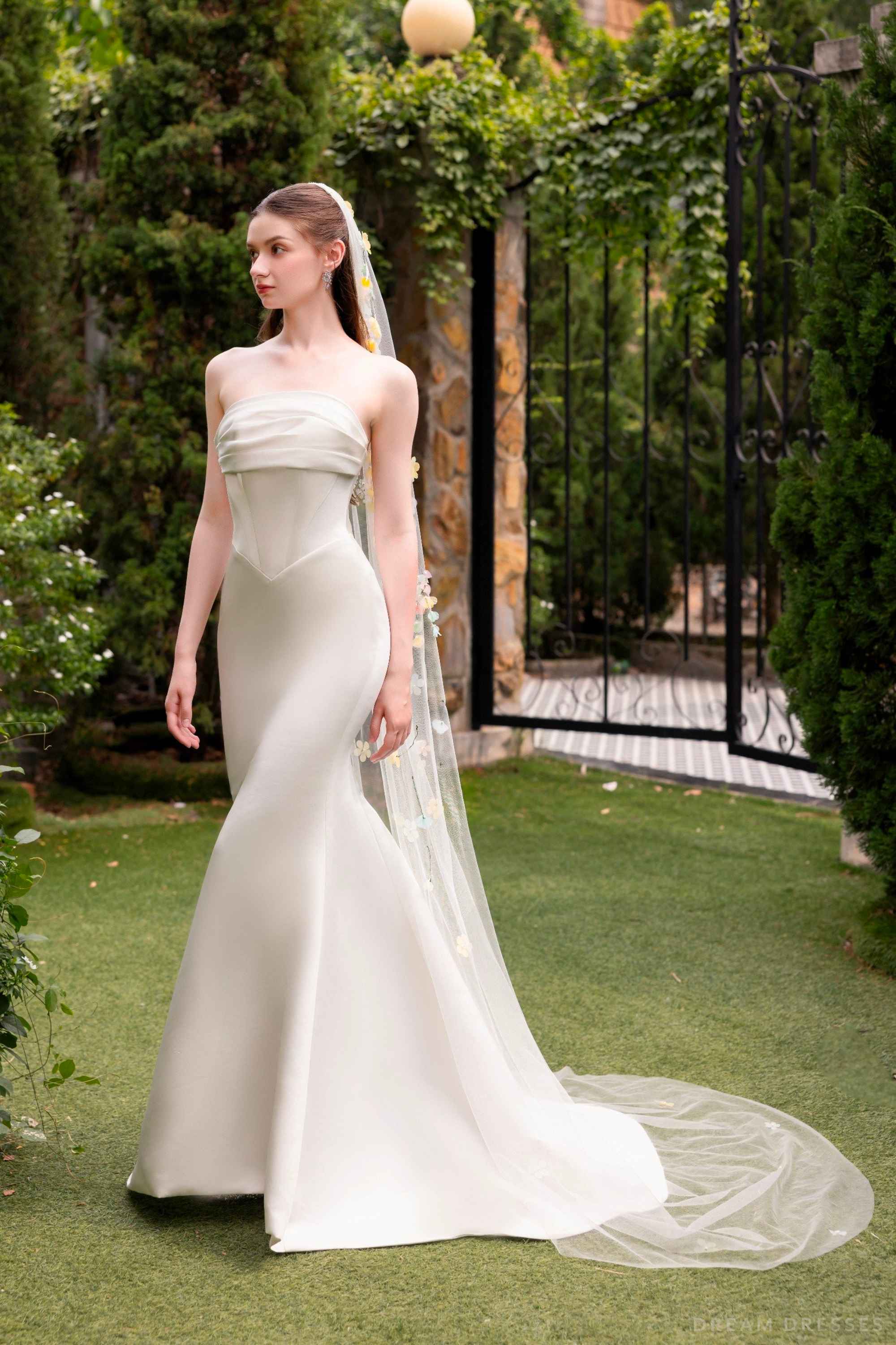 Chapel Veil with 3D Flowers (#MALENA)