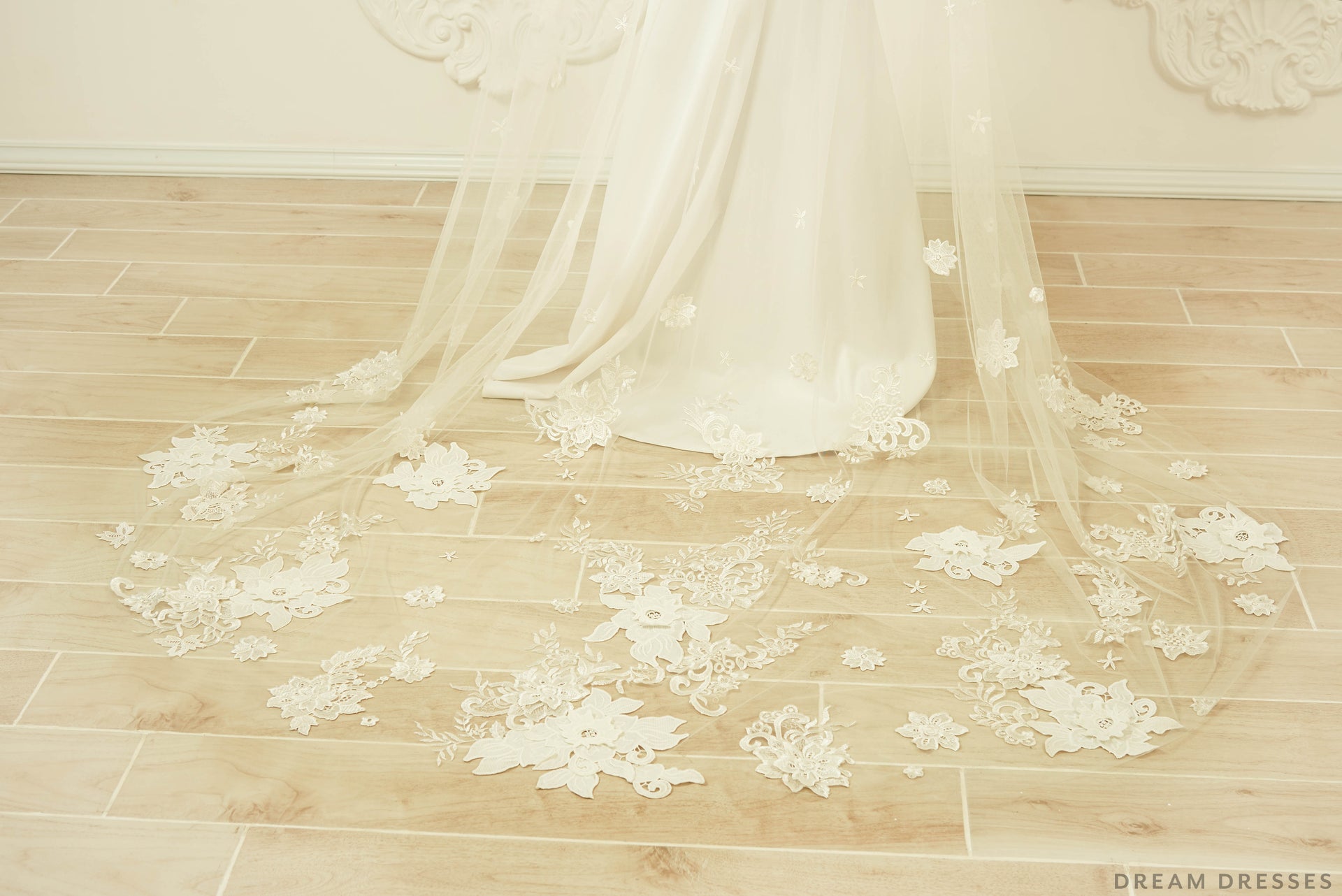 Cathedral Lace Veil (#Bethia) - Dream Dresses by P.M.N.
