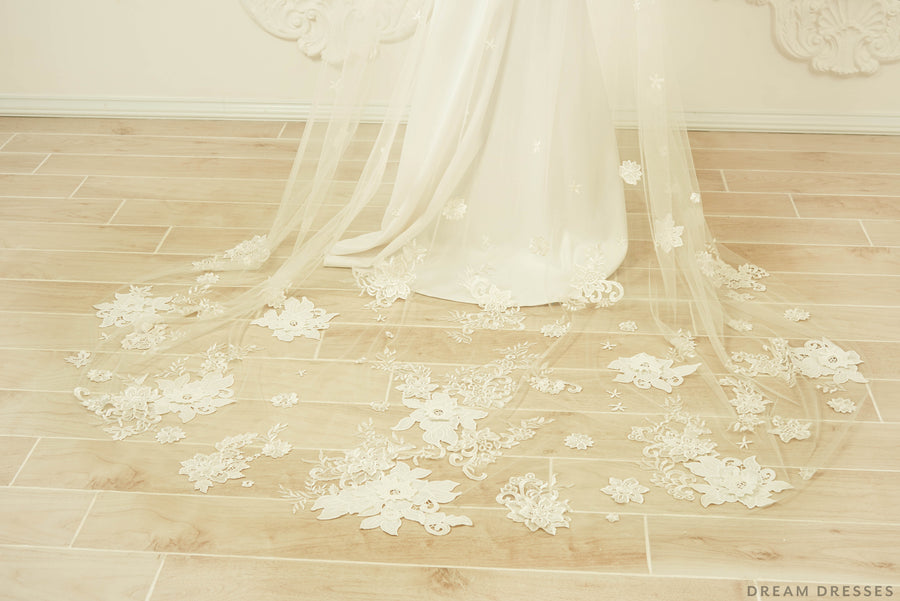 Cathedral Lace Veil (#Bethia) - Dream Dresses by P.M.N.