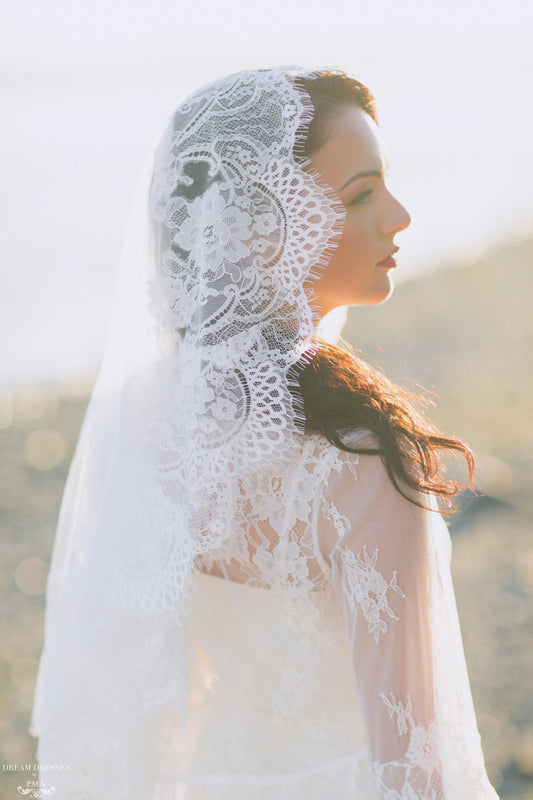 Mantilla Fingertip Veil (#Charlita) - Dream Dresses by P.M.N.