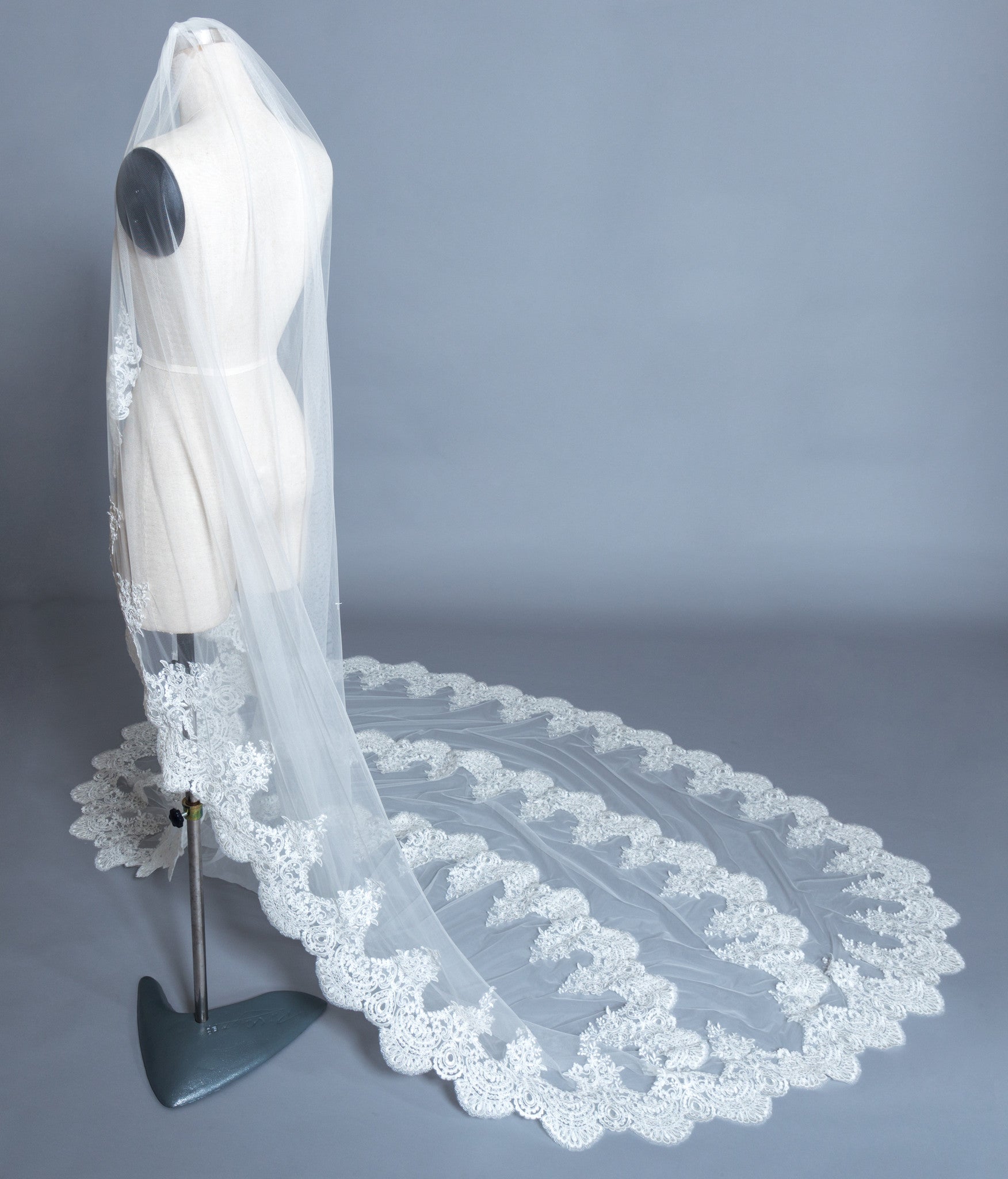 Three Layers Cathedral Veil (#Damia) - Dream Dresses by P.M.N
 - 3