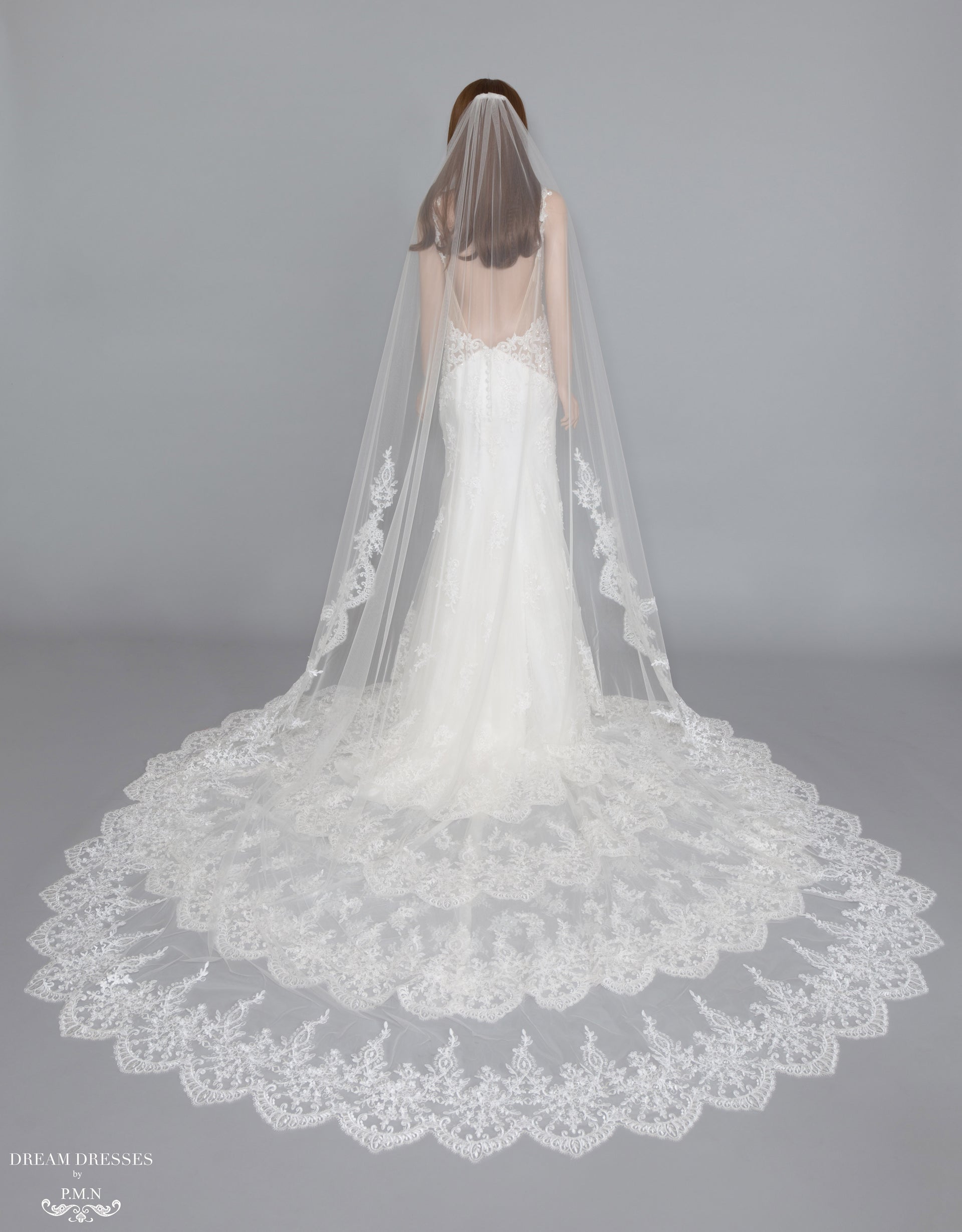 Lace Trim Bridal Veil (#Diantha) - Dream Dresses by P.M.N.