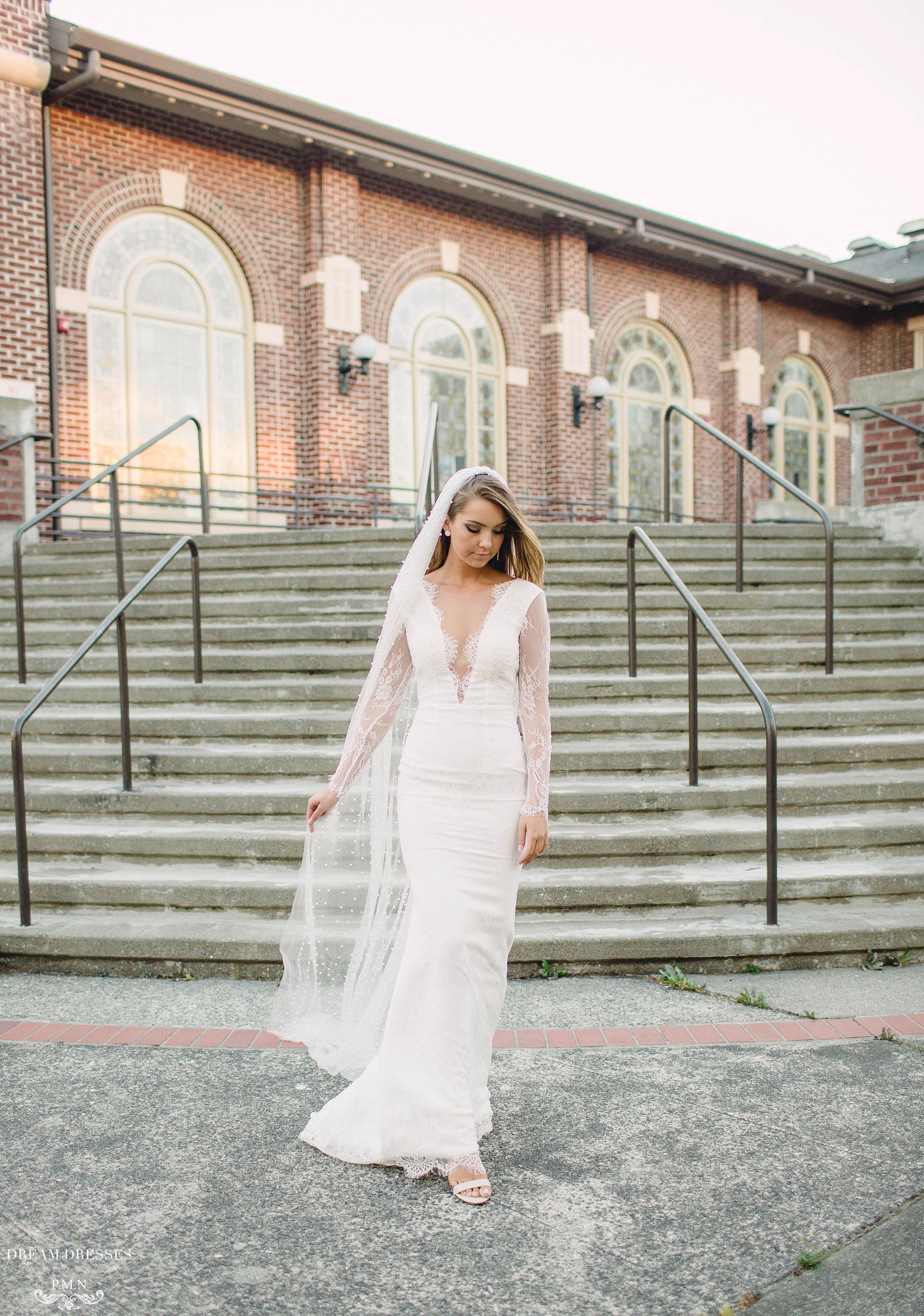 Chapel Pearl Veil (#Flora) - Dream Dresses by P.M.N.