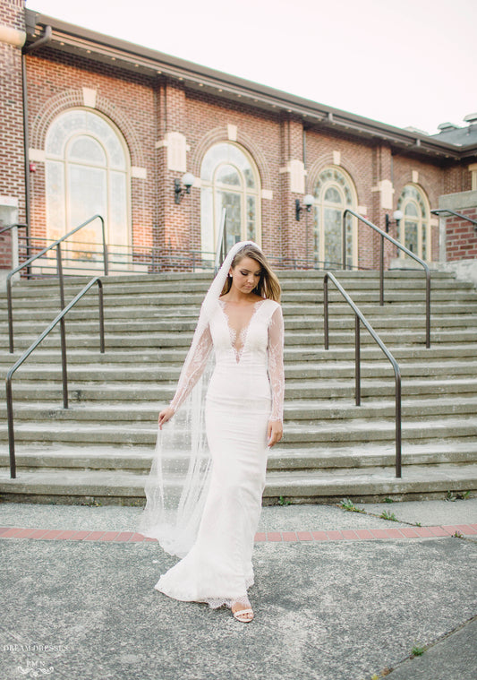 Chapel Pearl Veil (#Flora) - Dream Dresses by P.M.N.