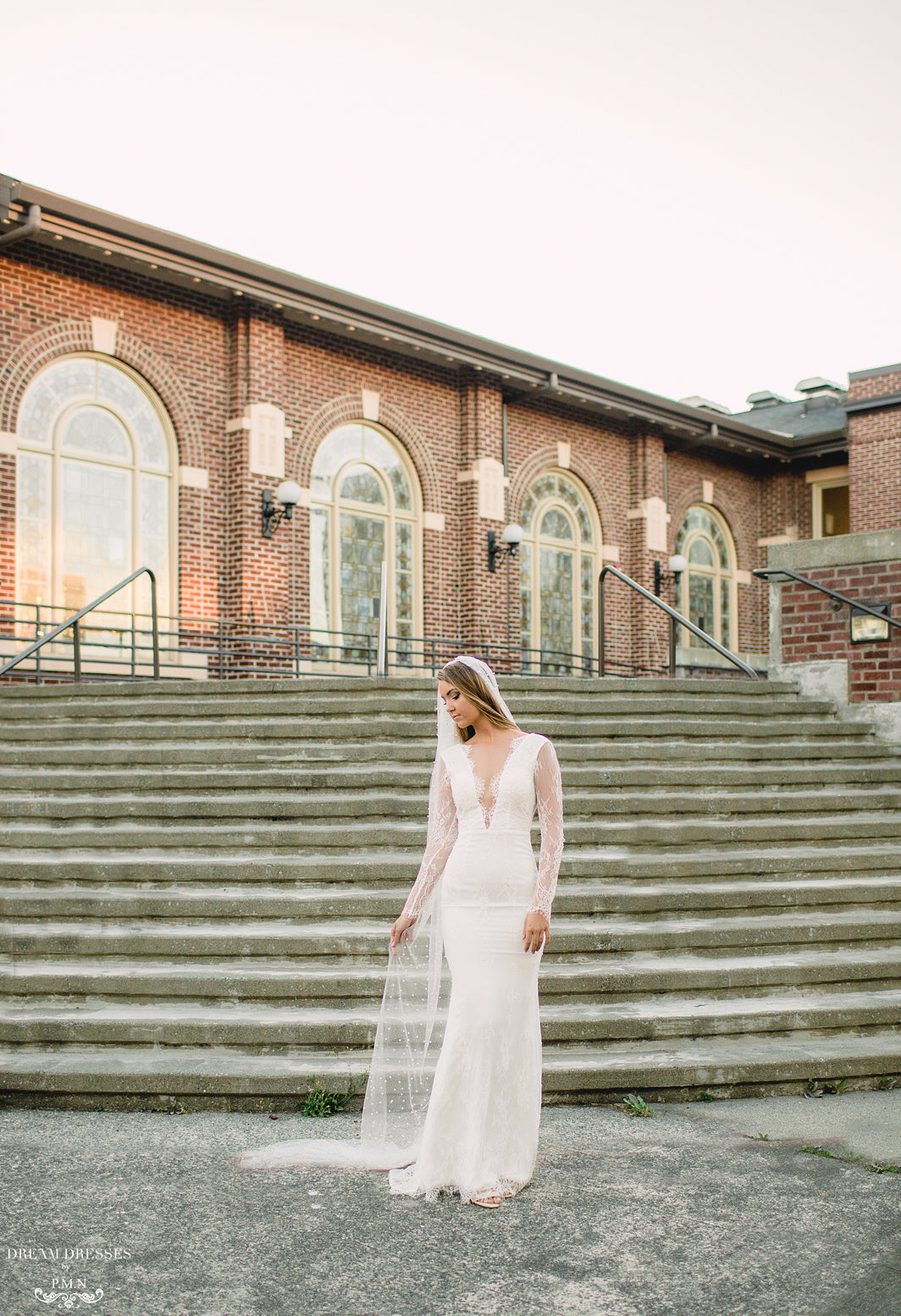 Chapel Pearl Veil (#Flora) - Dream Dresses by P.M.N.