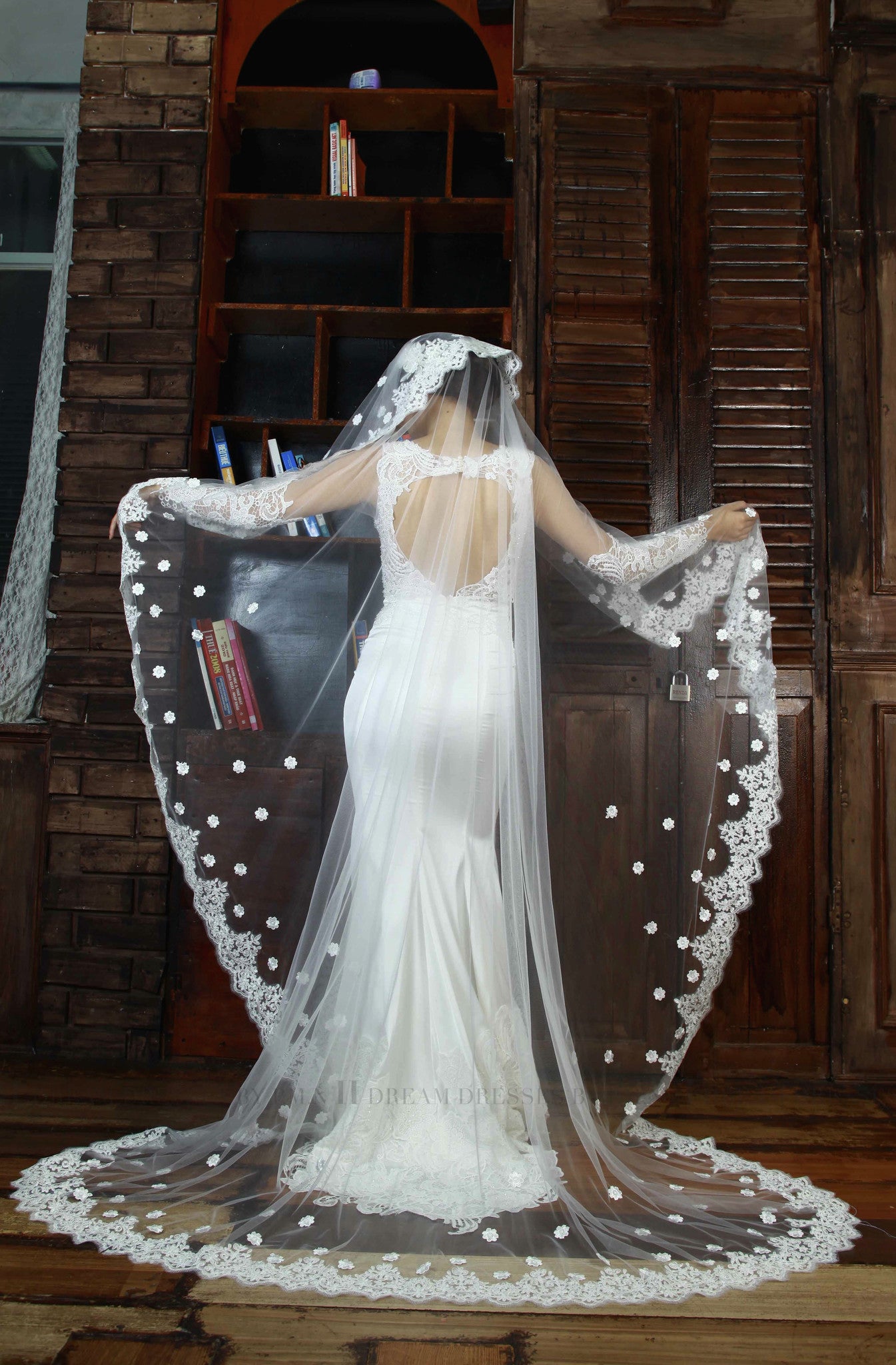 Two-tier Chapel Length Veil With Lace Appliqué Edge (Style #PB098) - Dream Dresses by P.M.N
 - 3