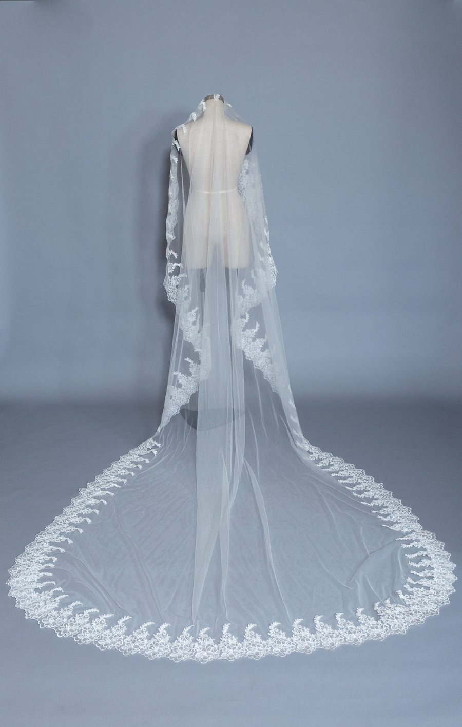 Cathedral Wedding Veil (#Irina) - Dream Dresses by P.M.N
 - 4