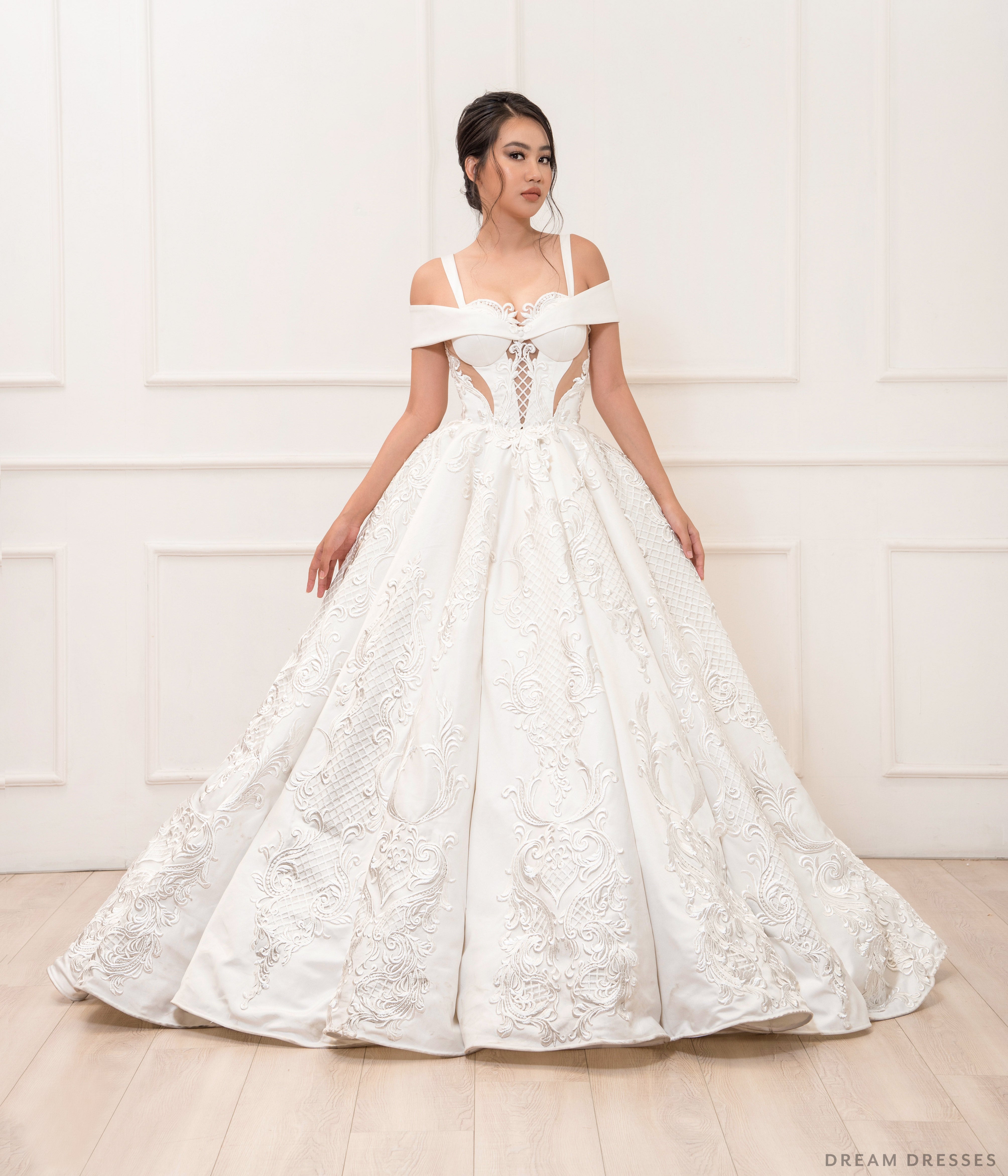 Princess Ball Gown Wedding Dress (#Esmée)