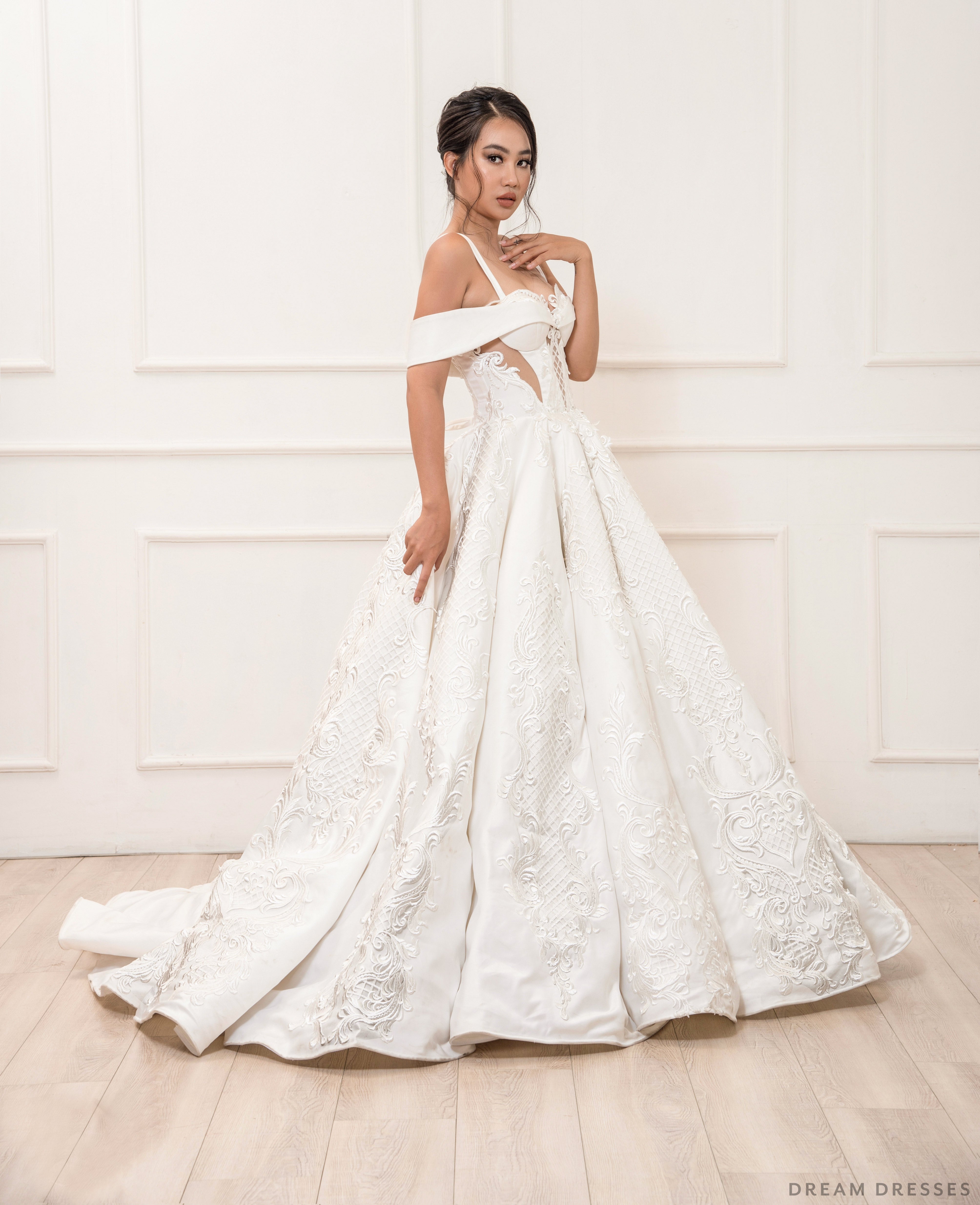 Princess Ball Gown Wedding Dress (#Esmée)