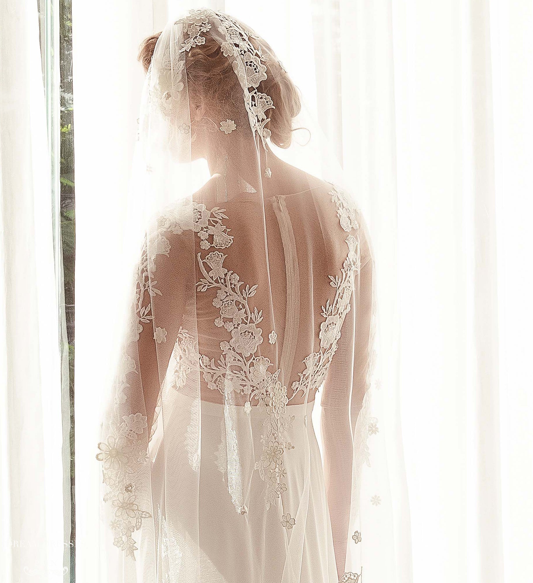 Lace Applique Bridal Veil (#Mabry) - Dream Dresses by P.M.N.