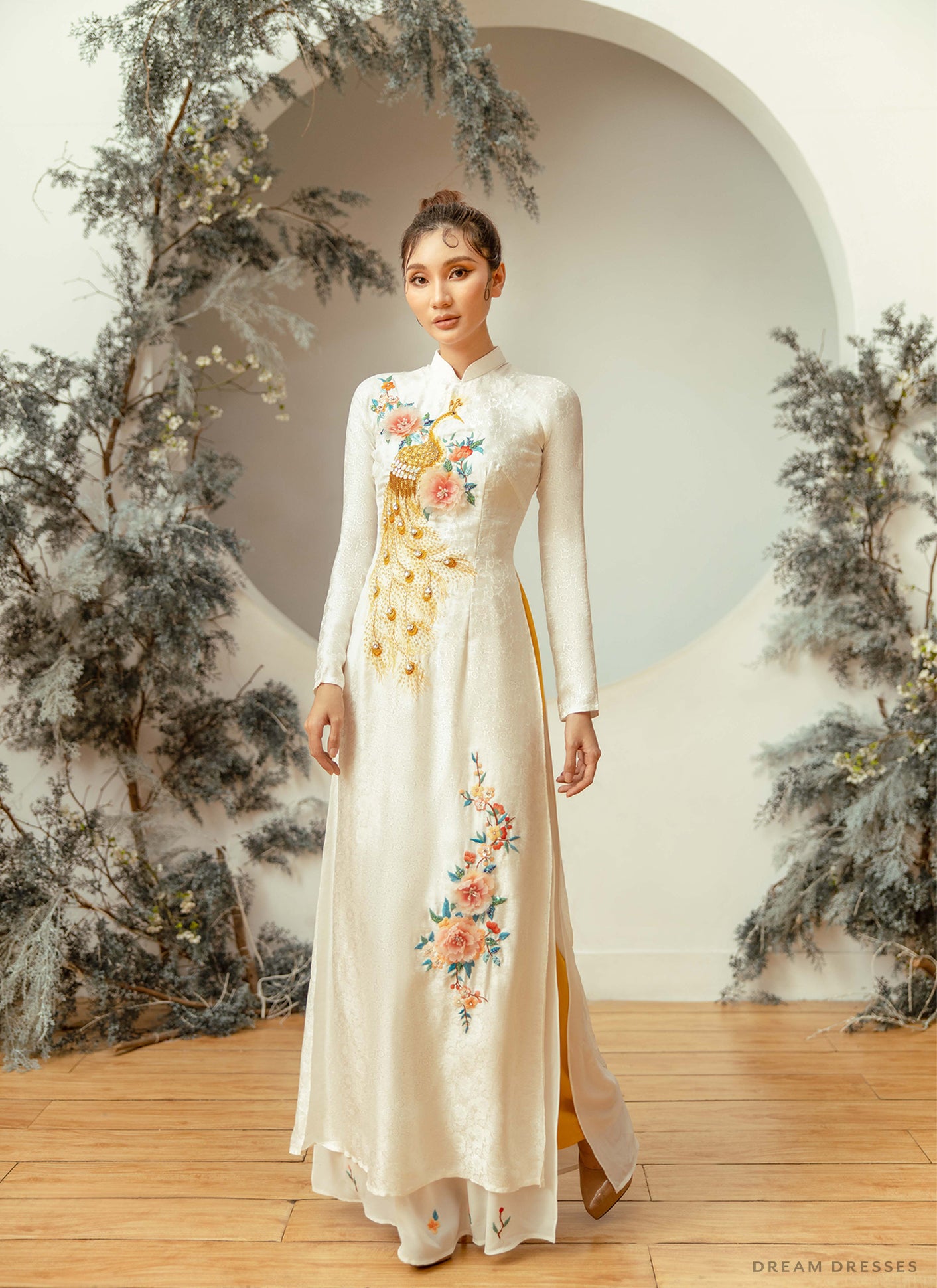 White And Gold Bridal Ao Dai | Vietnamese Traditional Bridal Dress (#P ...