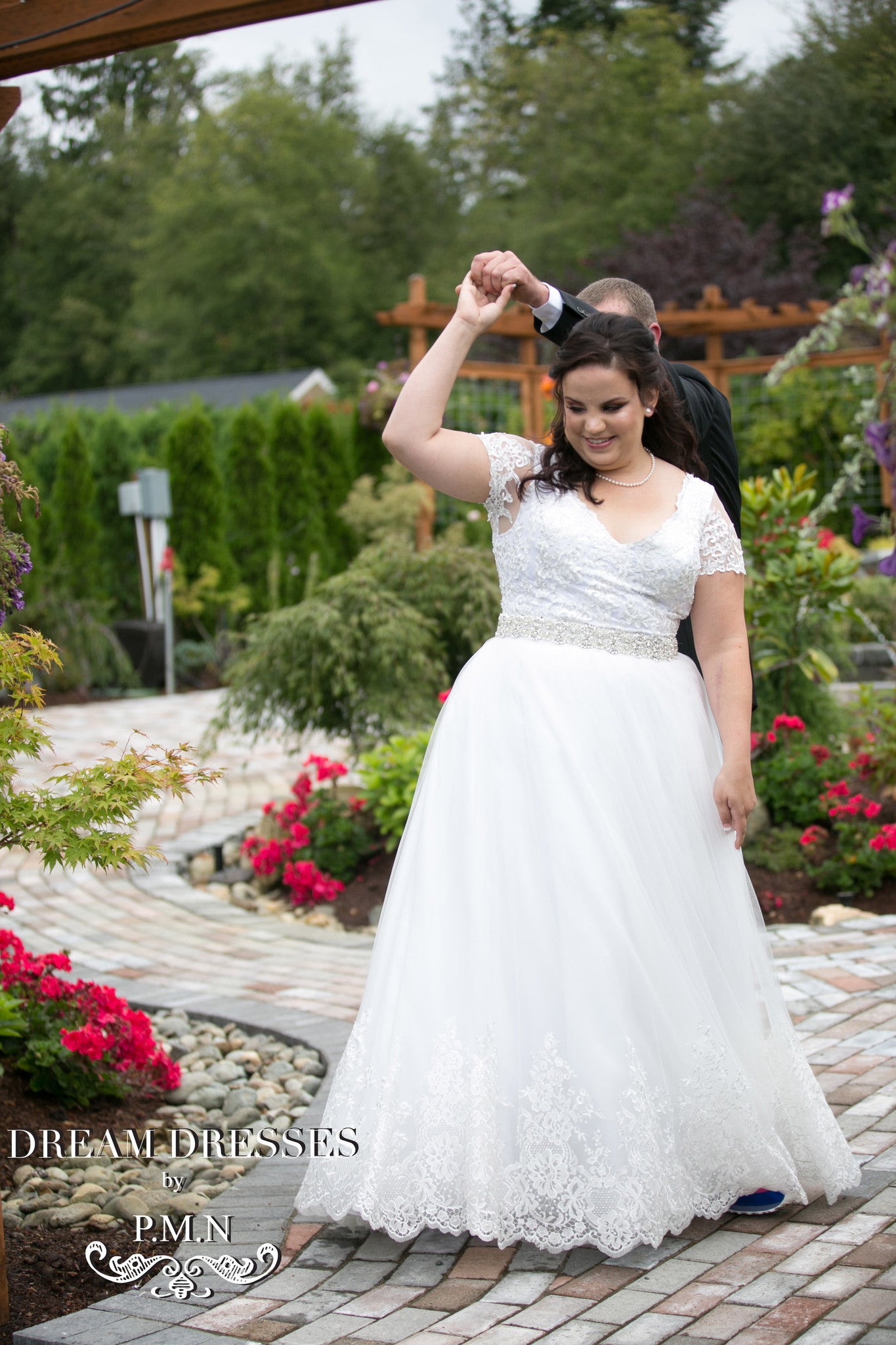 Keyhole Back A-line Wedding Dress (#SS16300) Keyhole Back A-line Wedding Dress (#SS16300)