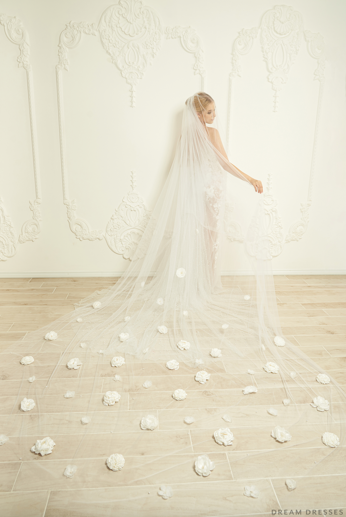 Cathedral Bridal Veil With Flowers (#Tahlia)