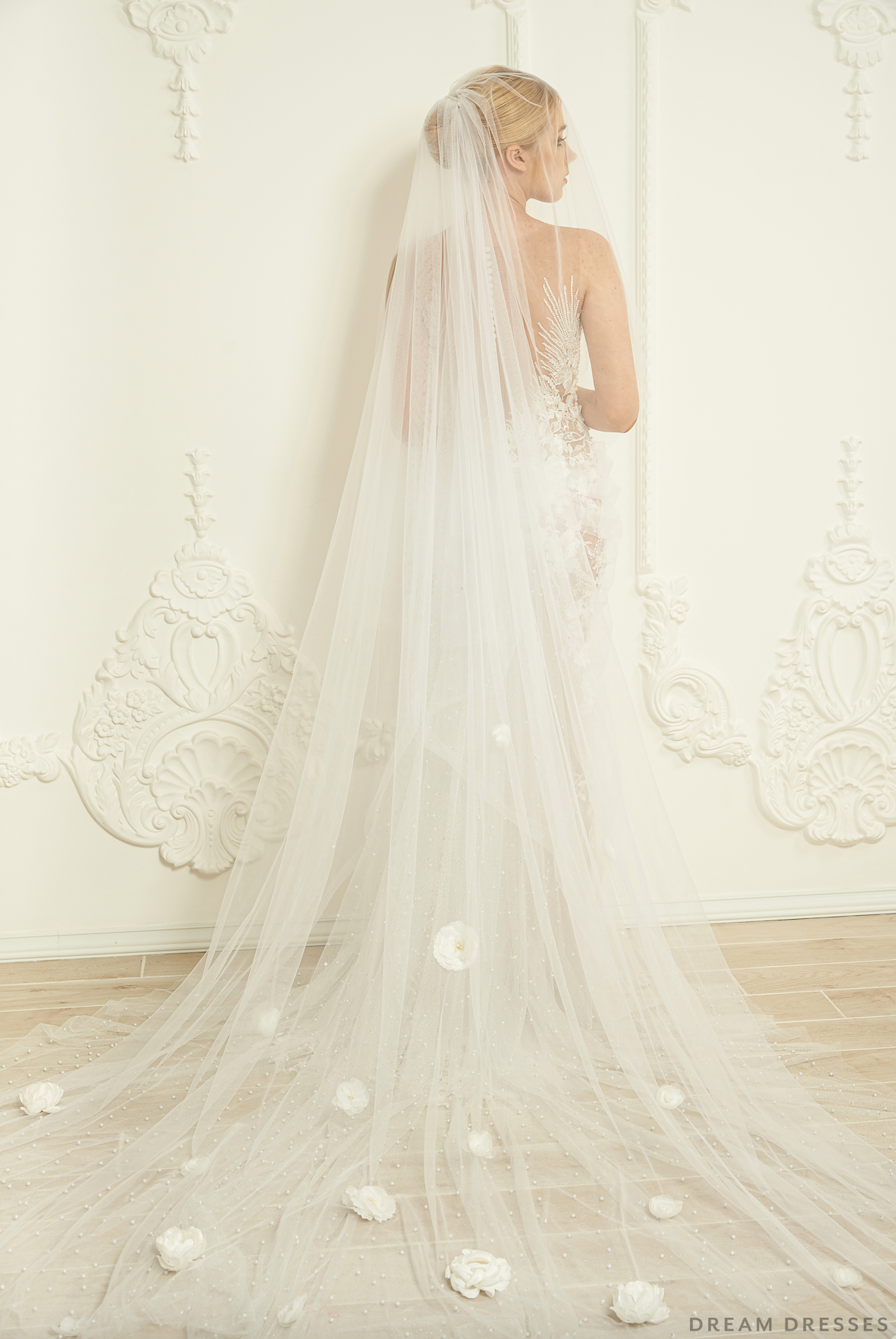 Cathedral Bridal Veil With Flowers (#Tahlia) - Dream Dresses by P.M.N.