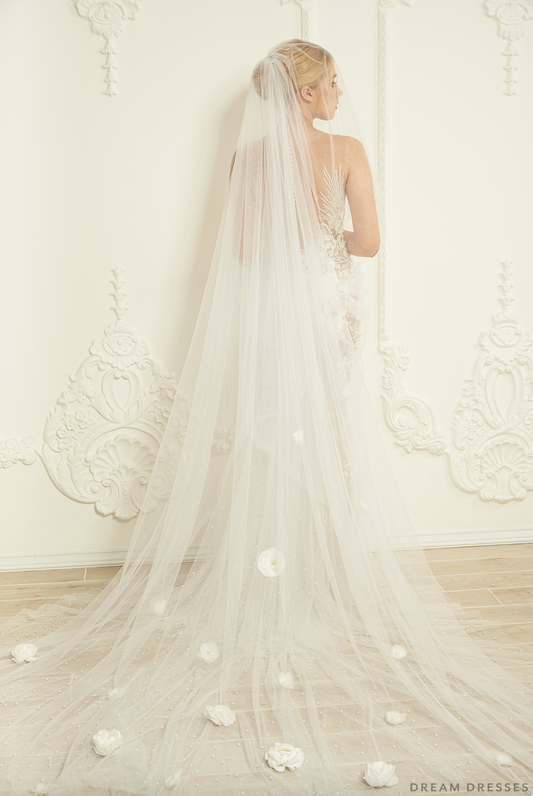 Cathedral Bridal Veil With Flowers (#Tahlia) - Dream Dresses by P.M.N.