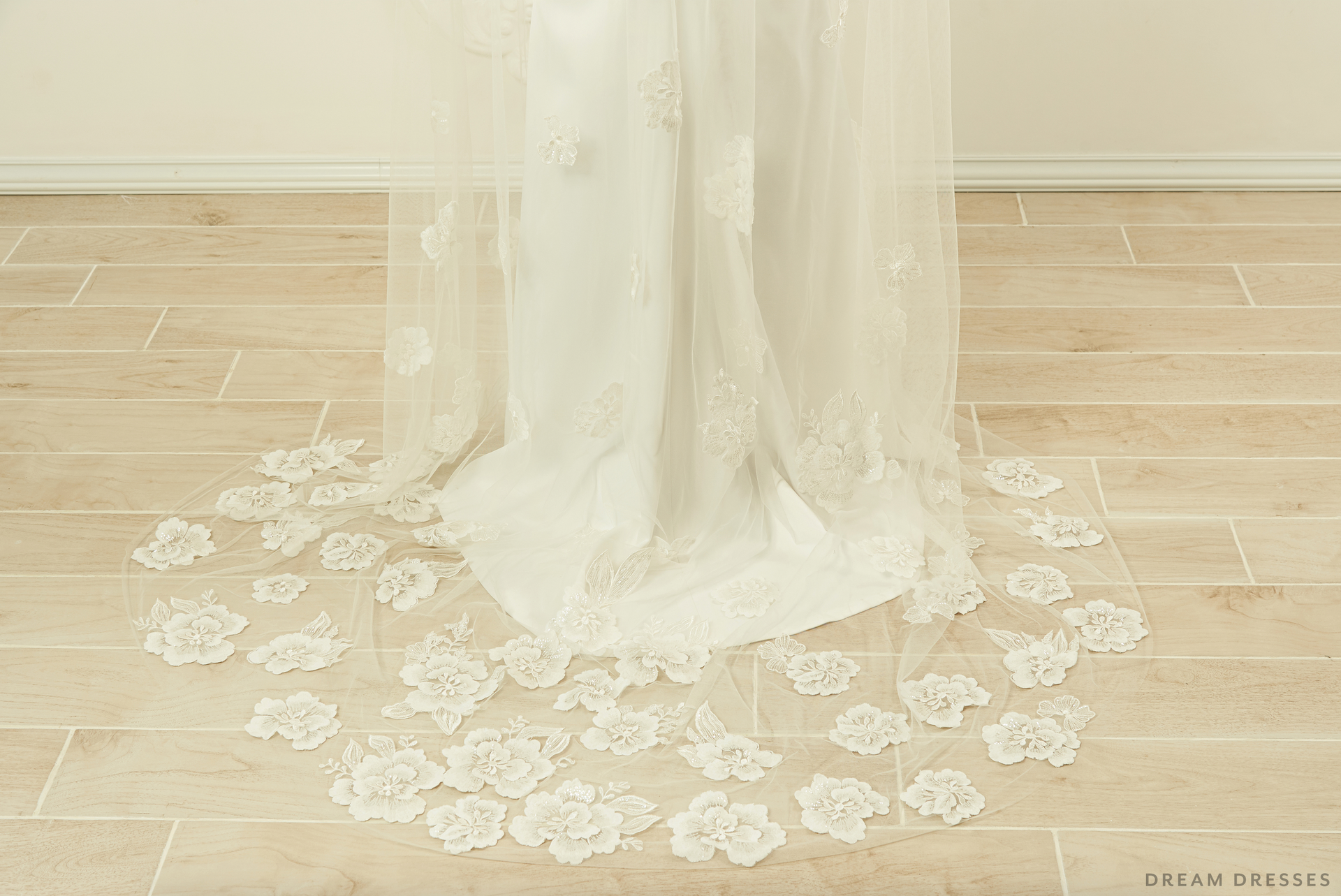 Two Layers Lace Bridal Veil (#Siran) - Dream Dresses by P.M.N.