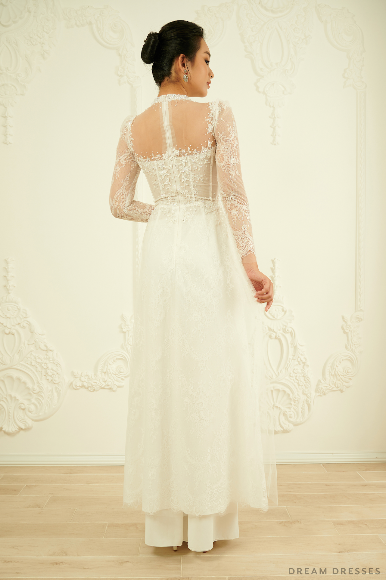 White Bridal Ao Dai | Lace Vietnamese Wedding Dress (#ILARIA) - Dream Dresses by P.M.N.