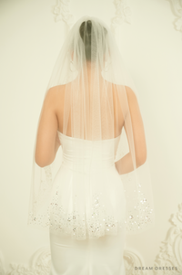 Beaded Fingertip Veil (#Livia) - Dream Dresses by P.M.N.