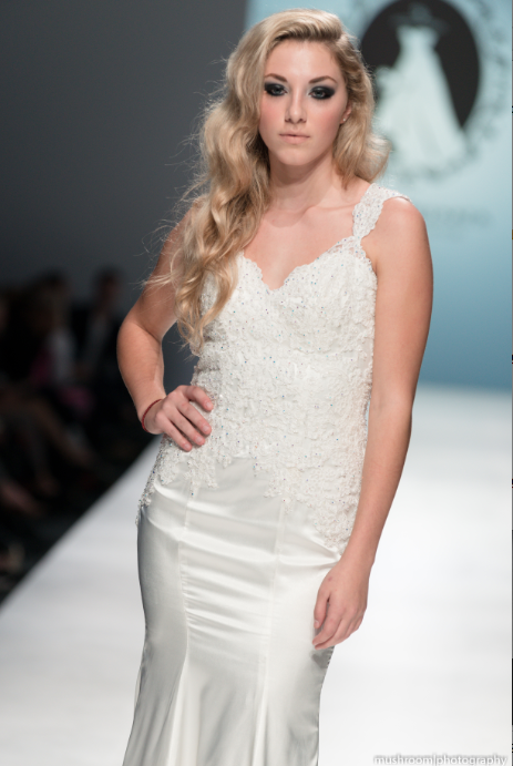 SAMPLE SALE/ Keyhole Back Wedding Dress (Style #PB1945) - Dream Dresses by P.M.N
 - 3