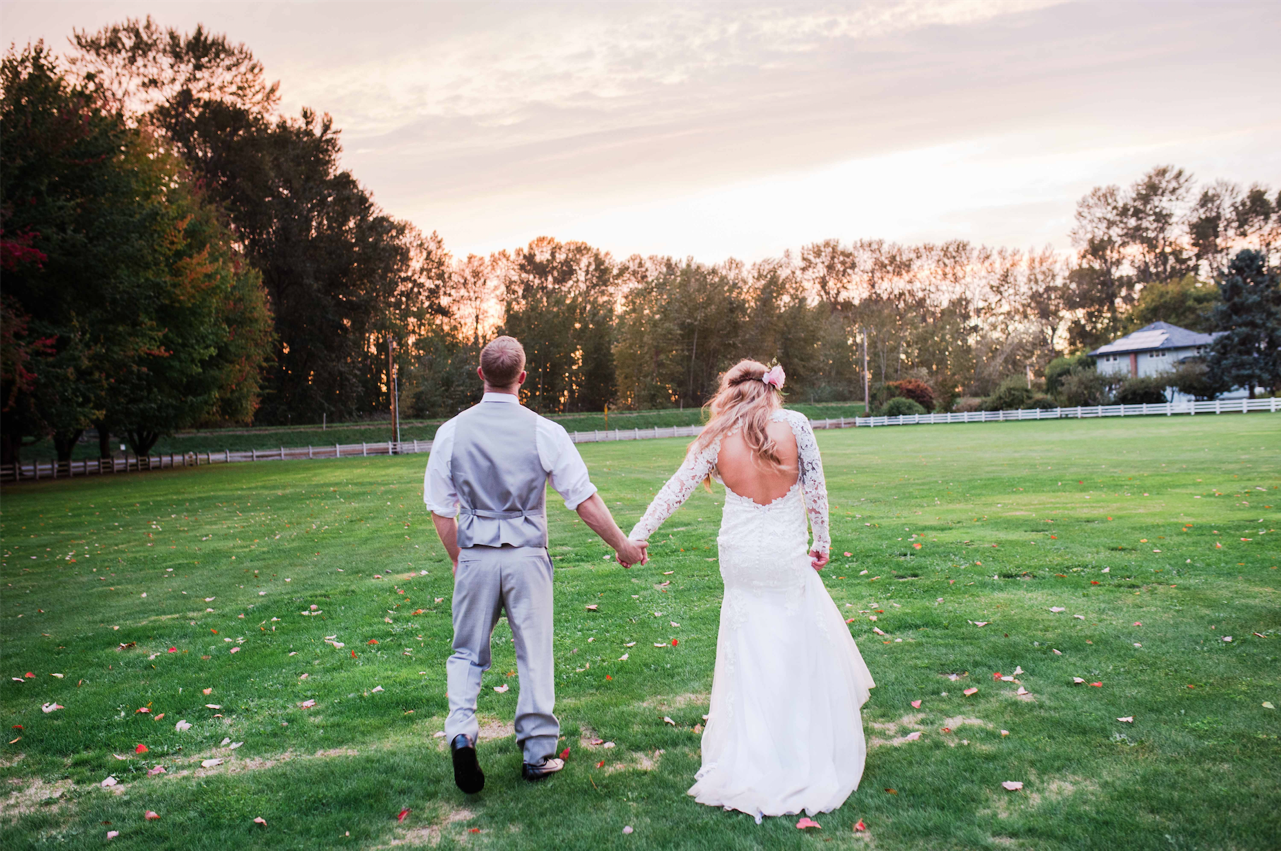 Long Sleeve Wedding Dress with Keyhole Back (#Stacie)