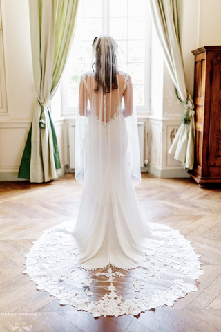 Elegant Waltz Bridal Veil (#Joli)