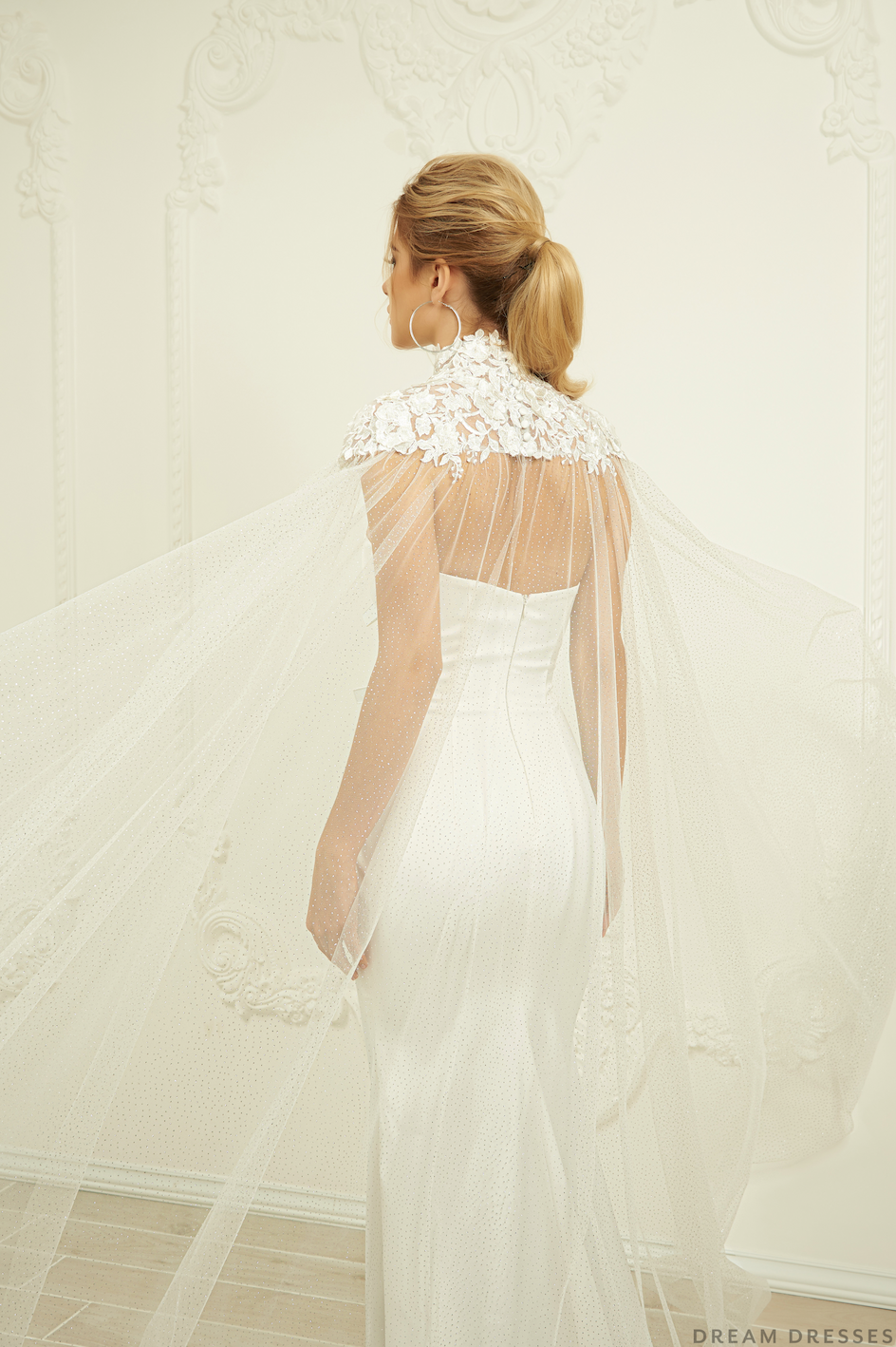 Lace Bridal Cape Veil (#GIANNA) - Dream Dresses by P.M.N.