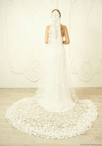 Cathedral 3D Floral Veil (#Enrica) - Dream Dresses by P.M.N.