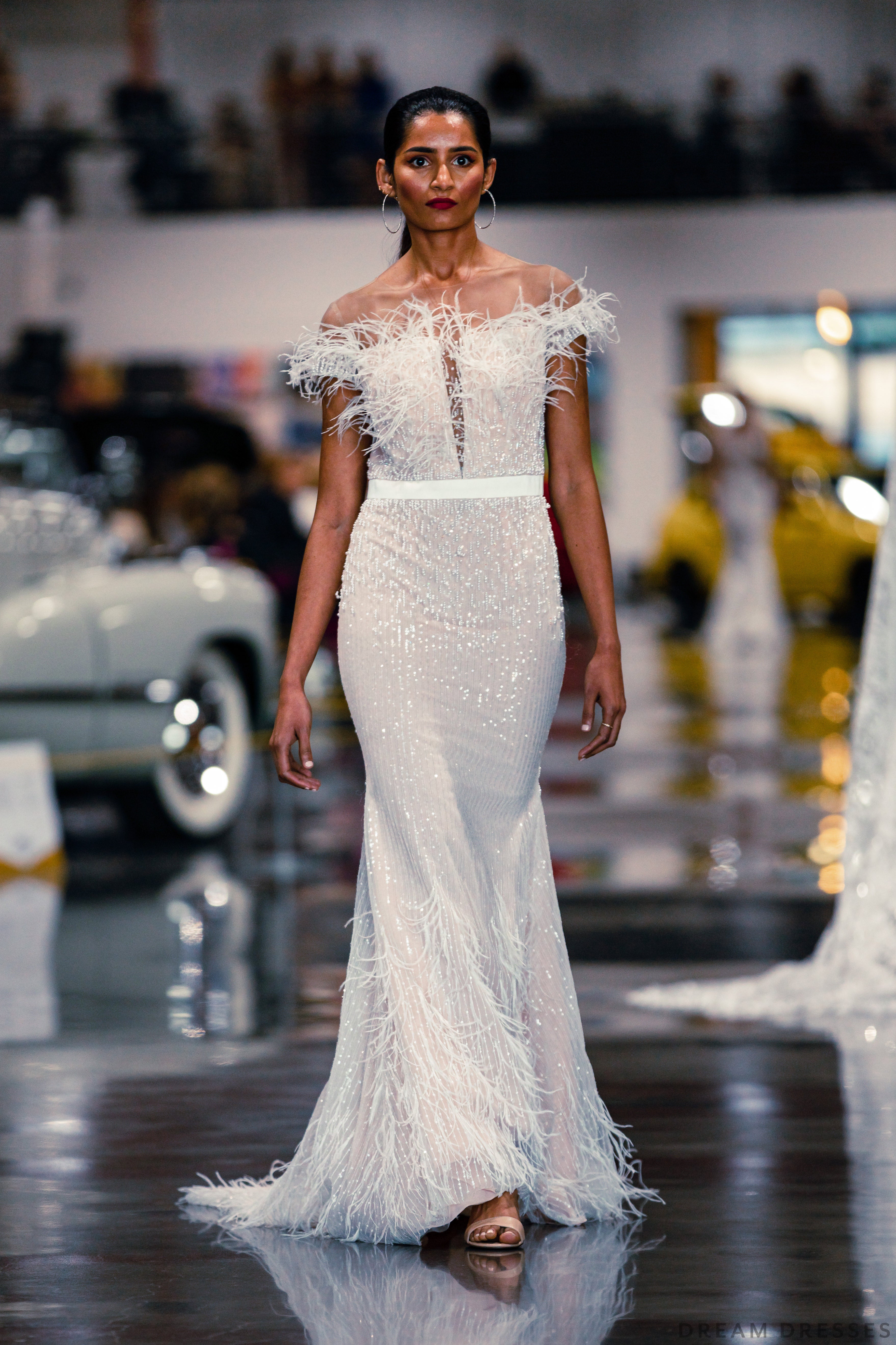 Ostrich Feather Wedding Gown Stella | DreamDresses Ostrich Feather Wedding Gown Stella | DreamDresses