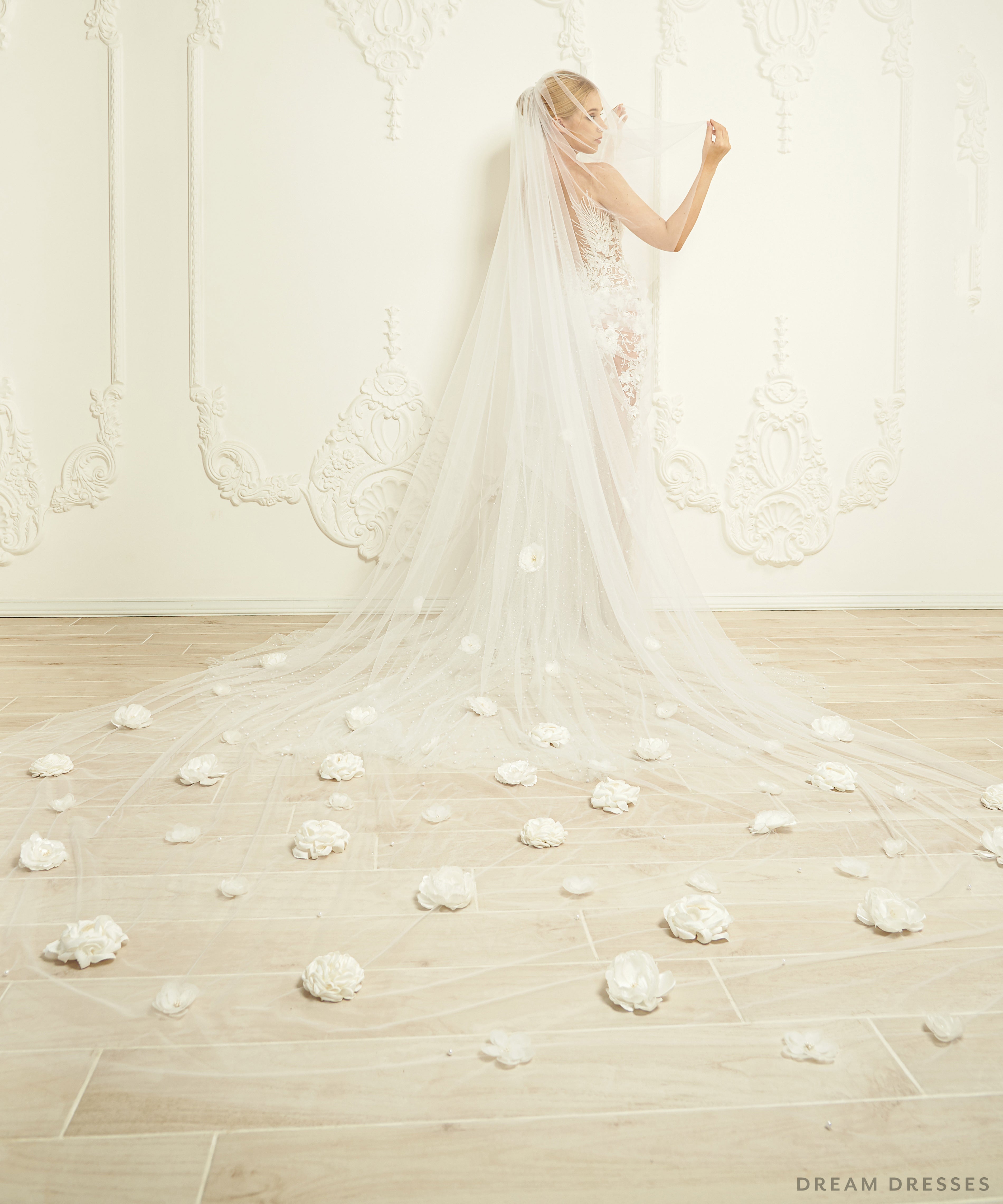 Cathedral Bridal Veil With Flowers (#Tahlia)