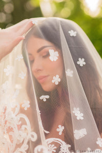 Mantilla Lace Veil (#Tyana) - Dream Dresses by P.M.N.