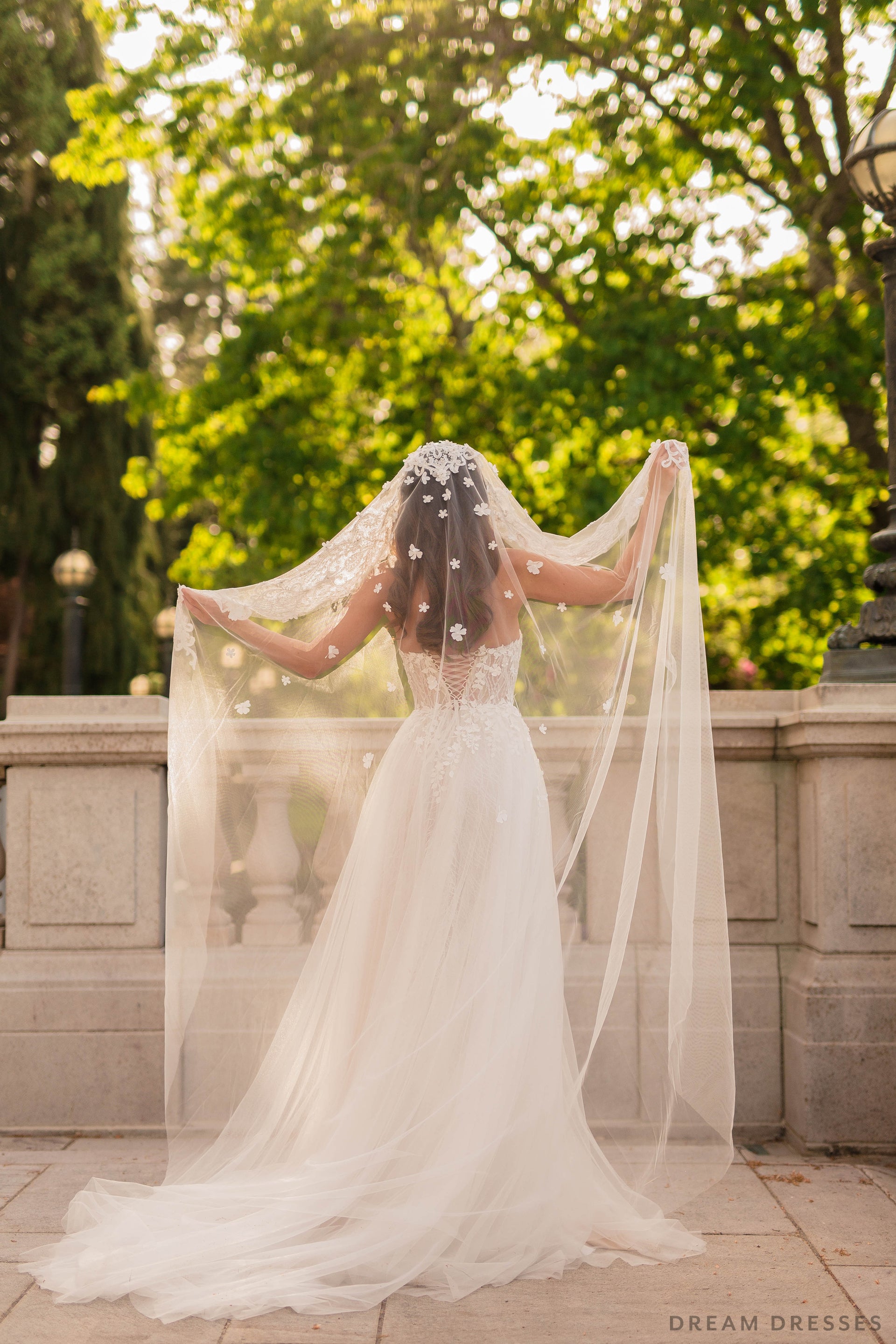 Mantilla Lace Veil (#Tyana) - Dream Dresses by P.M.N.