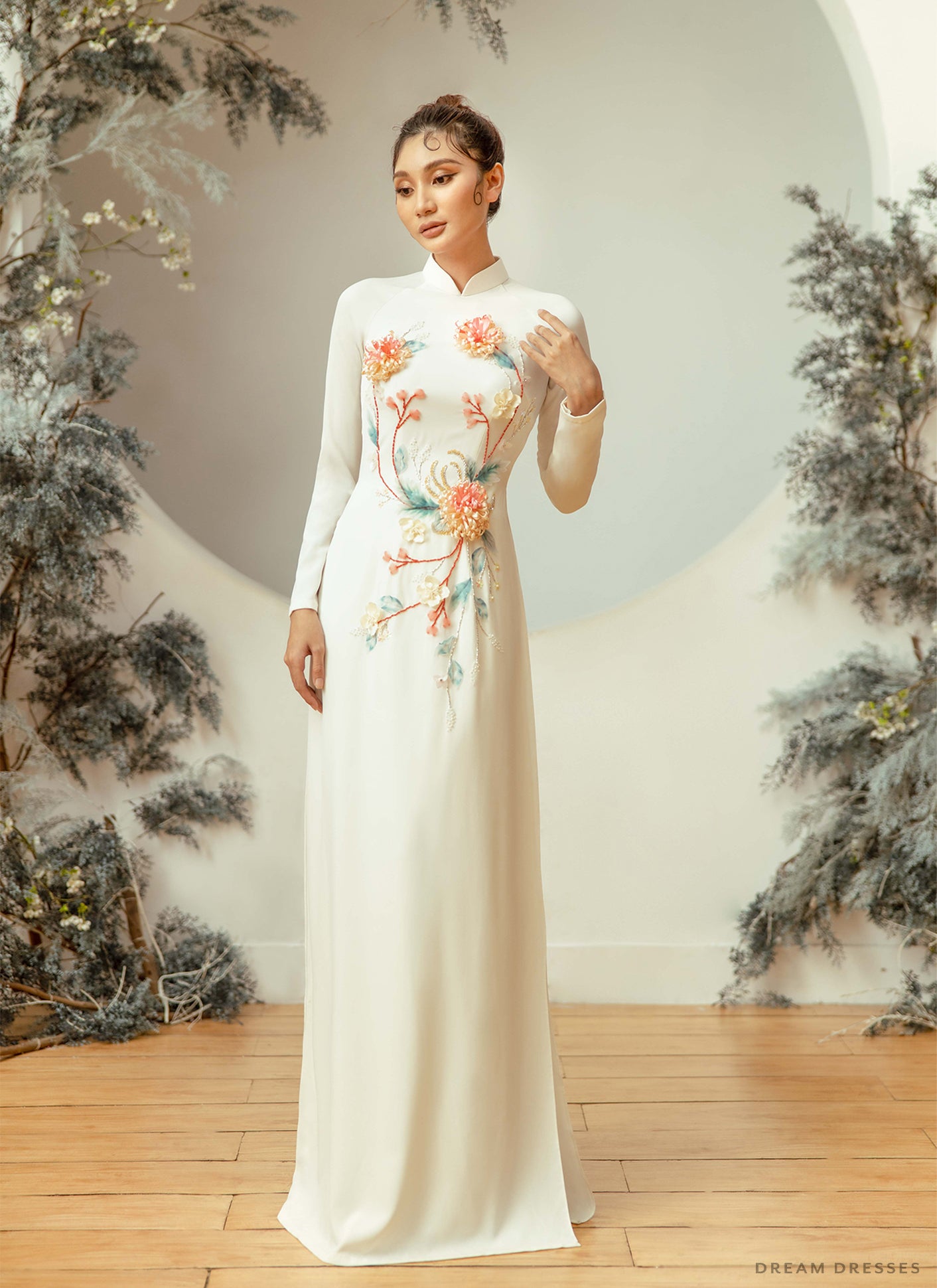 White Zinnia Bridal o Di Embellished Vietnamese Traditional Dress White Zinnia Bridal o Di Embellished Vietnamese Traditional Dress