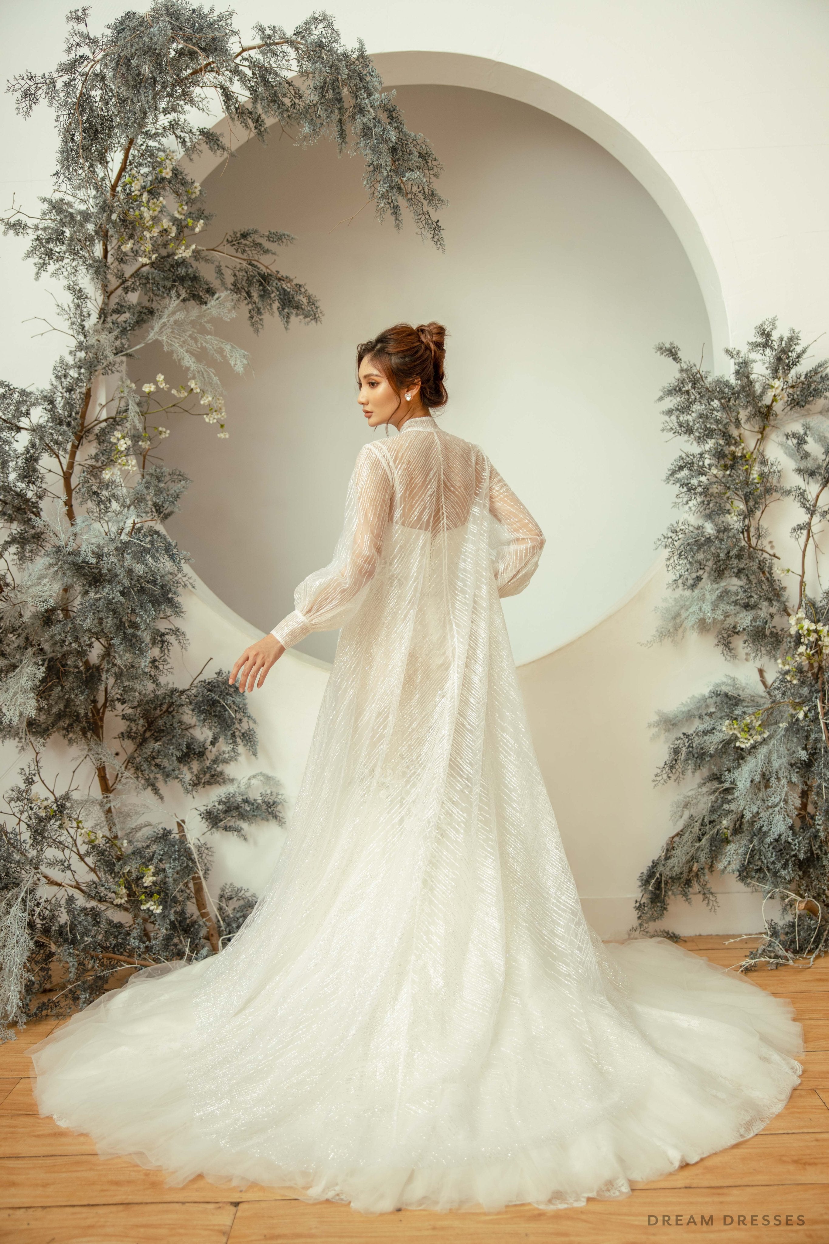 Long Sleeves Bridal Cape with Glittery Tulle (#CARLLA)
