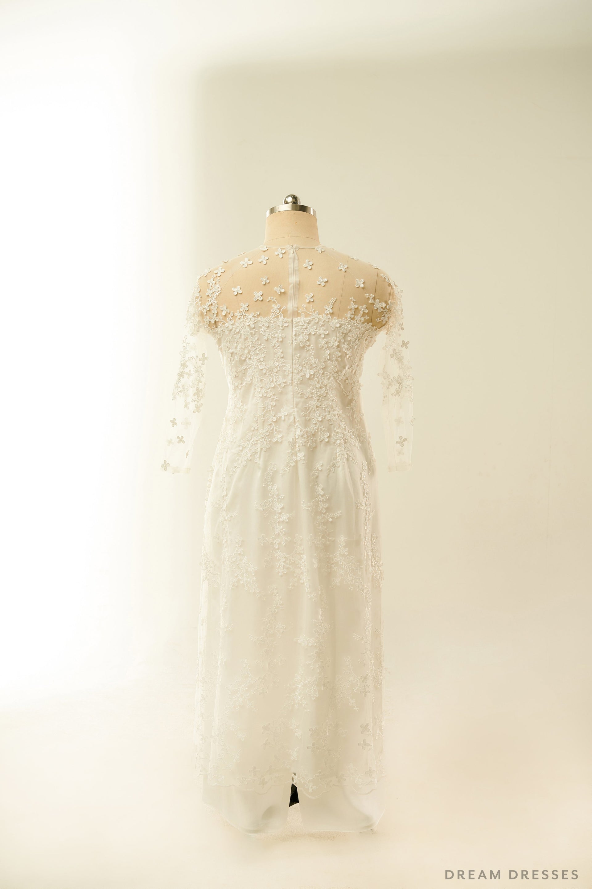 White Lace Bridal Ao Dai | Lace Vietnamese Traditional Bridal Dress (#CHICHI) - Dream Dresses by P.M.N.